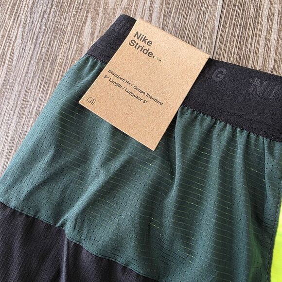 Nike Stride Dri-FIT 5" Lined Running Shorts Men's Small S Black Volt HF4562-010 - Picture 7 of 12
